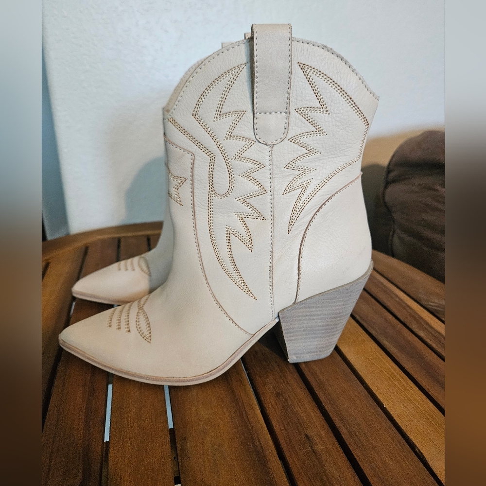 Dolce Vita Women's Ginni Fashion Boot Sizes 7.5 - Picture 4 of 11